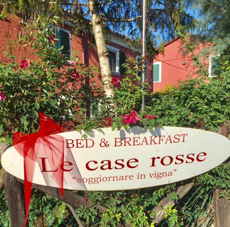 Beb Le Case Rosse Bed & Breakfast เวรุคคิโอ ภายนอก รูปภาพ